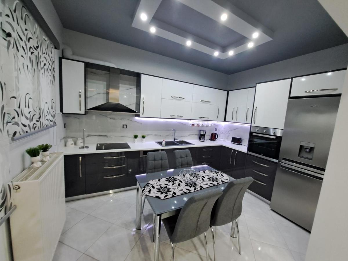Luxury Apartment Amarynthos Exterior photo
